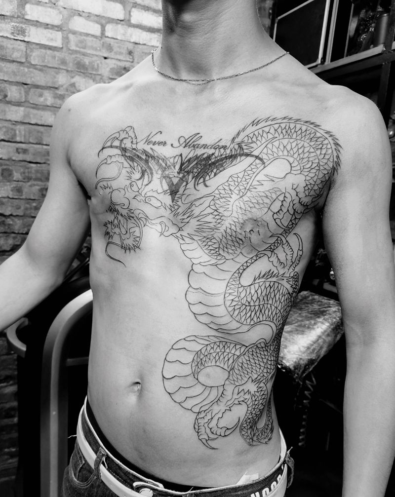 龙纹身图片_胸部纹身图案