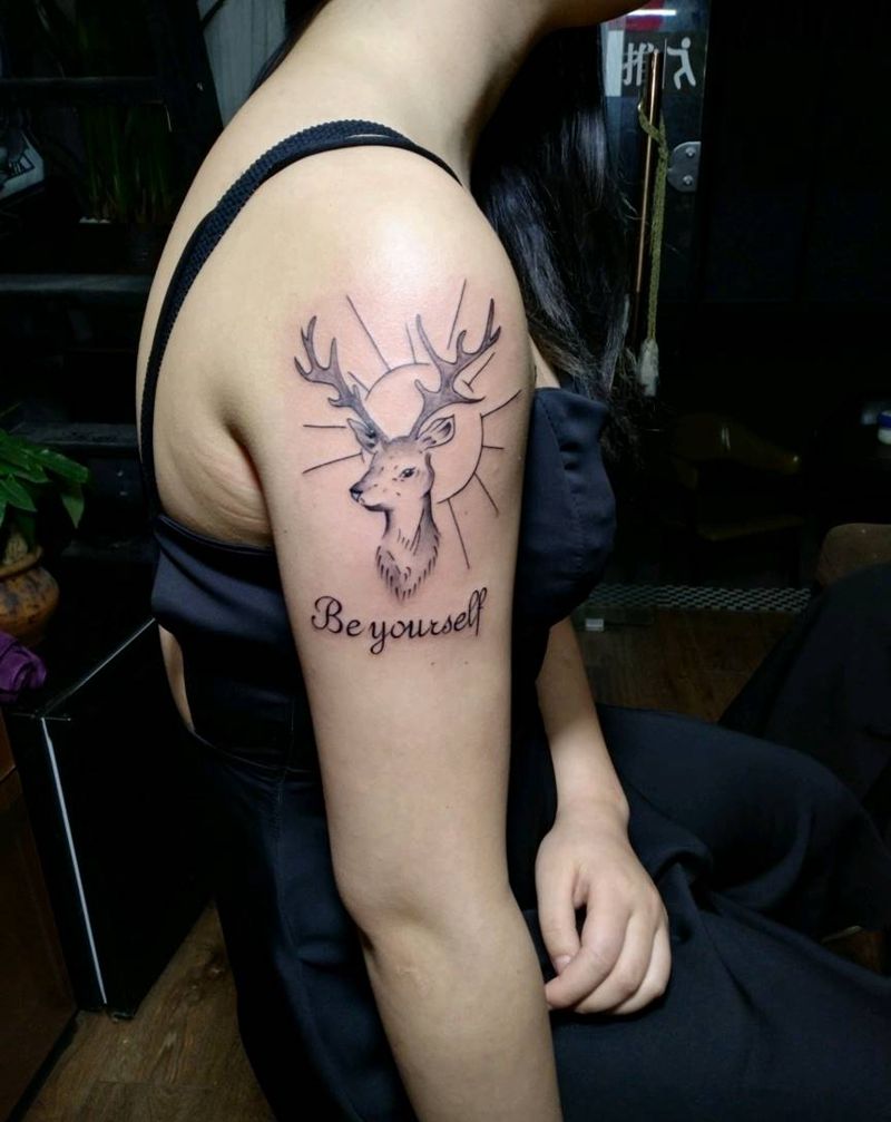 鹿纹身图片_手部纹身图案