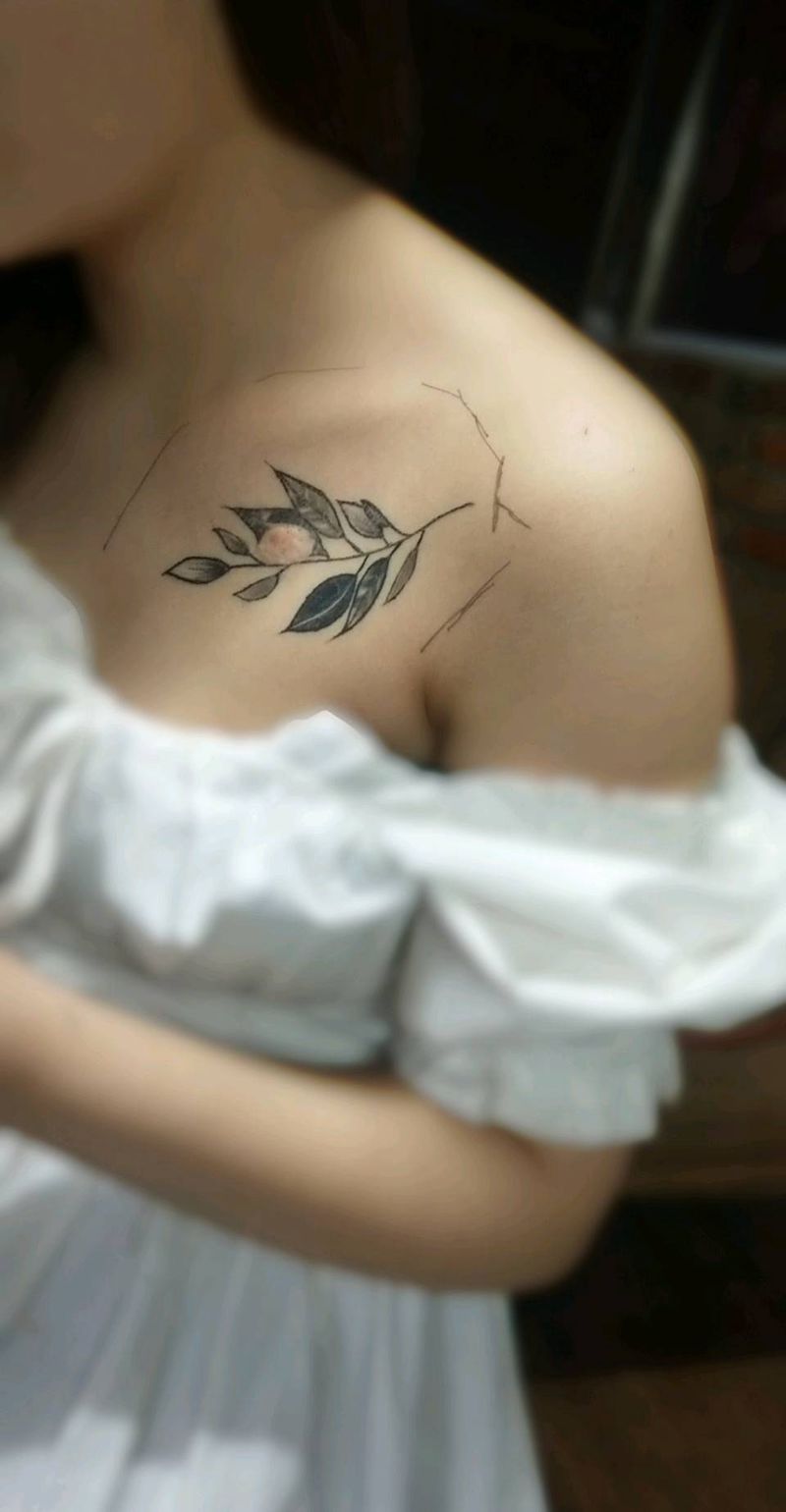 牡丹遮盖纹身图片_胸部纹身图案