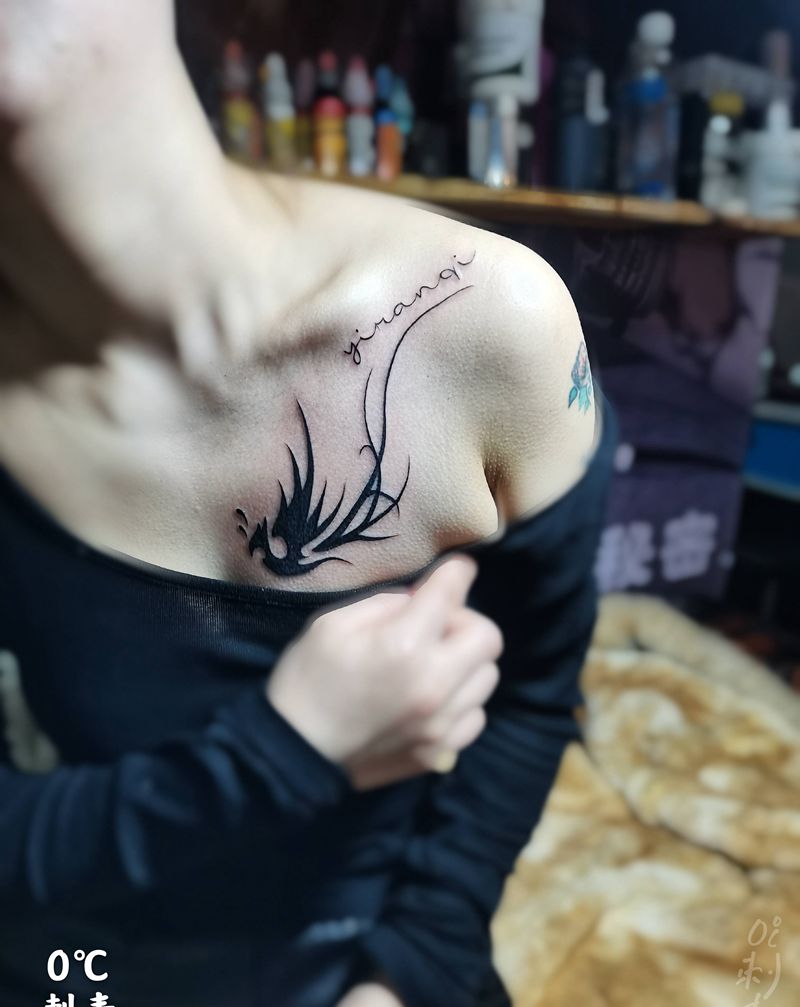 凤凰纹身图片_胸部纹身图案