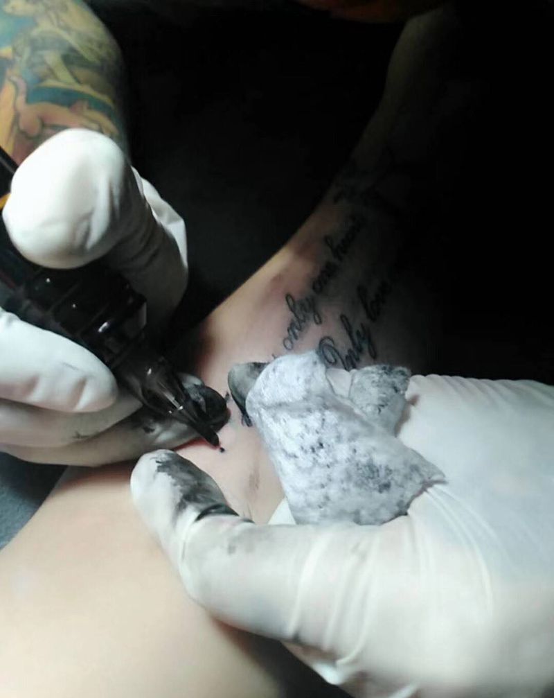 上帝视角纹身图片_手臂腰部腹部清新国画传统几何动物植物纹身图案