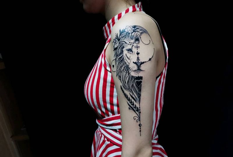 情侣纹身纹身图片_手臂几何点刺纹身图案