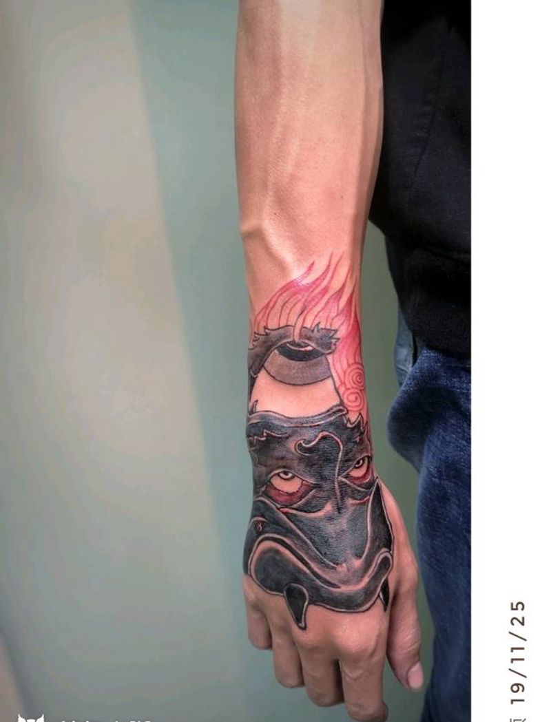 小手哥纹身图片_手部老传统新传统纹身图案