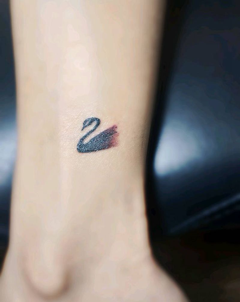 小天鹅纹身图片