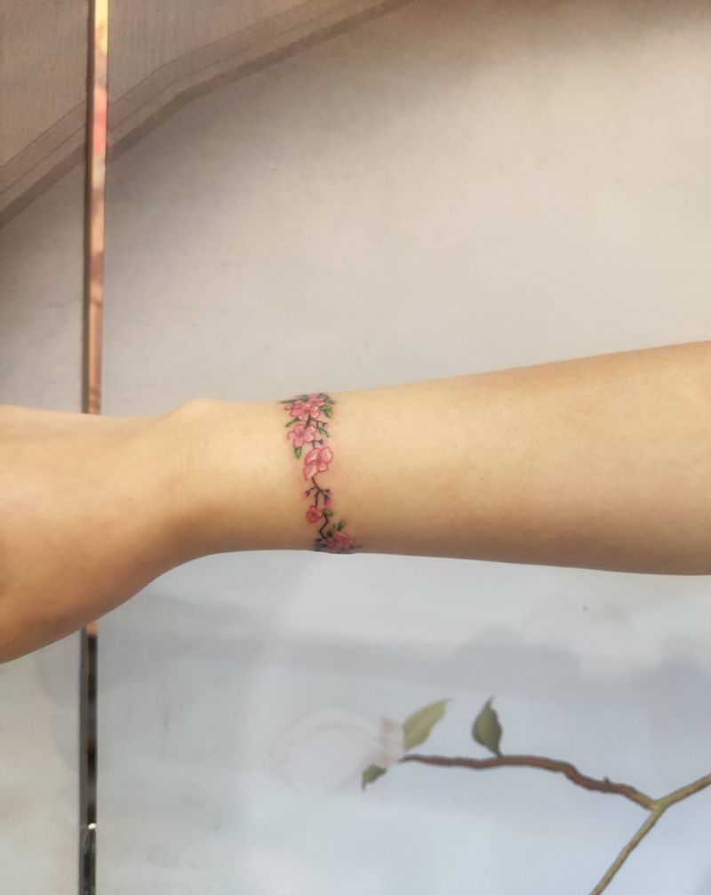 花环纹身图片_手部纹身图案