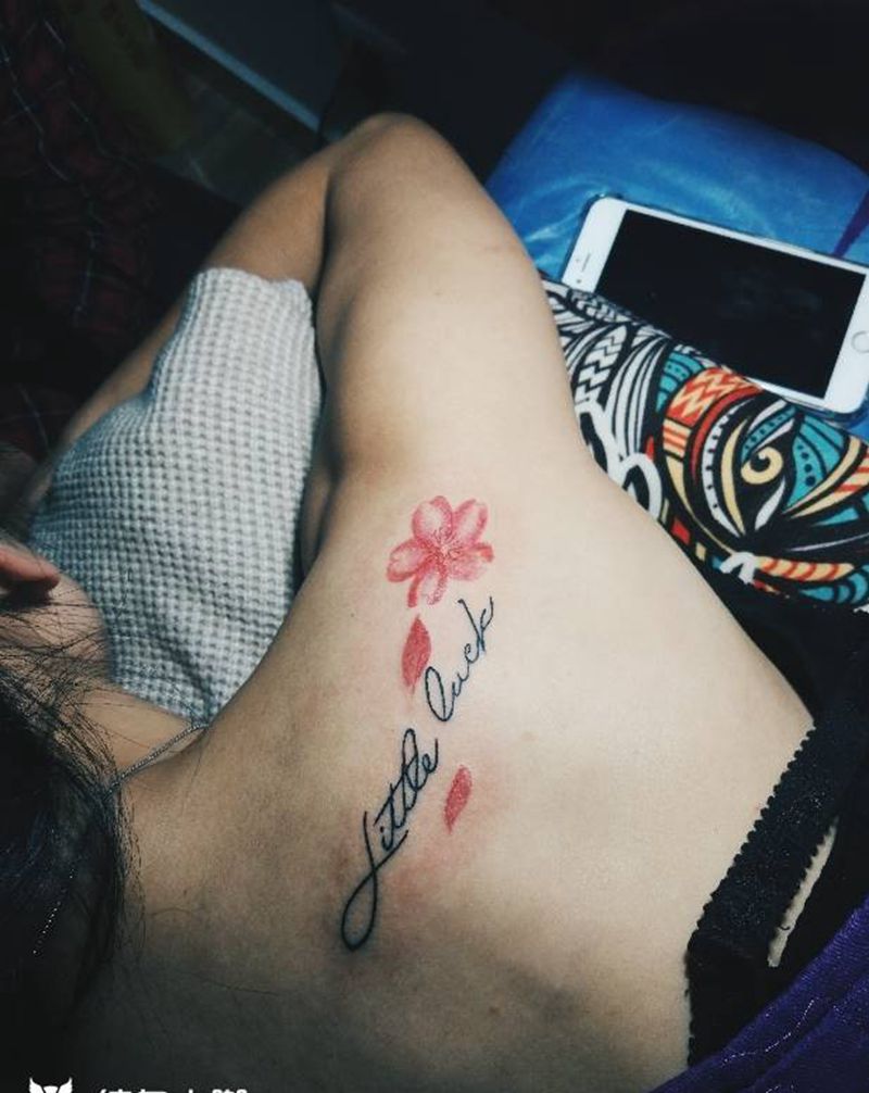 英文纹身图片_肩部传统清新纹身图案