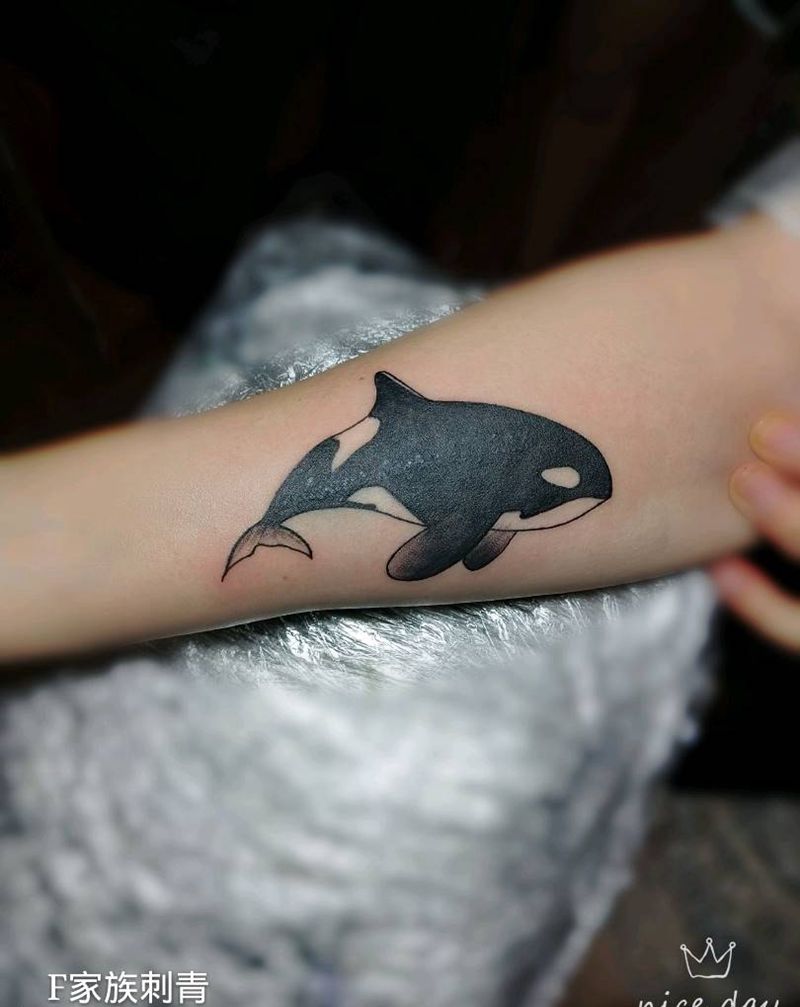 鲸鱼遮盖纹身图片_手部纹身图案