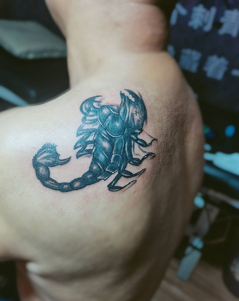 蝎子遮盖蝎子纹身图片_肩部纹身图案