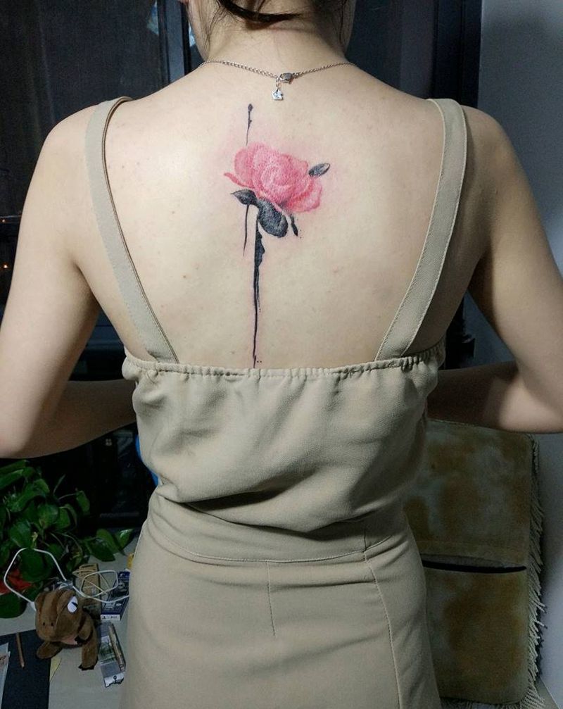 玫瑰纹身图片_背部纹身图案