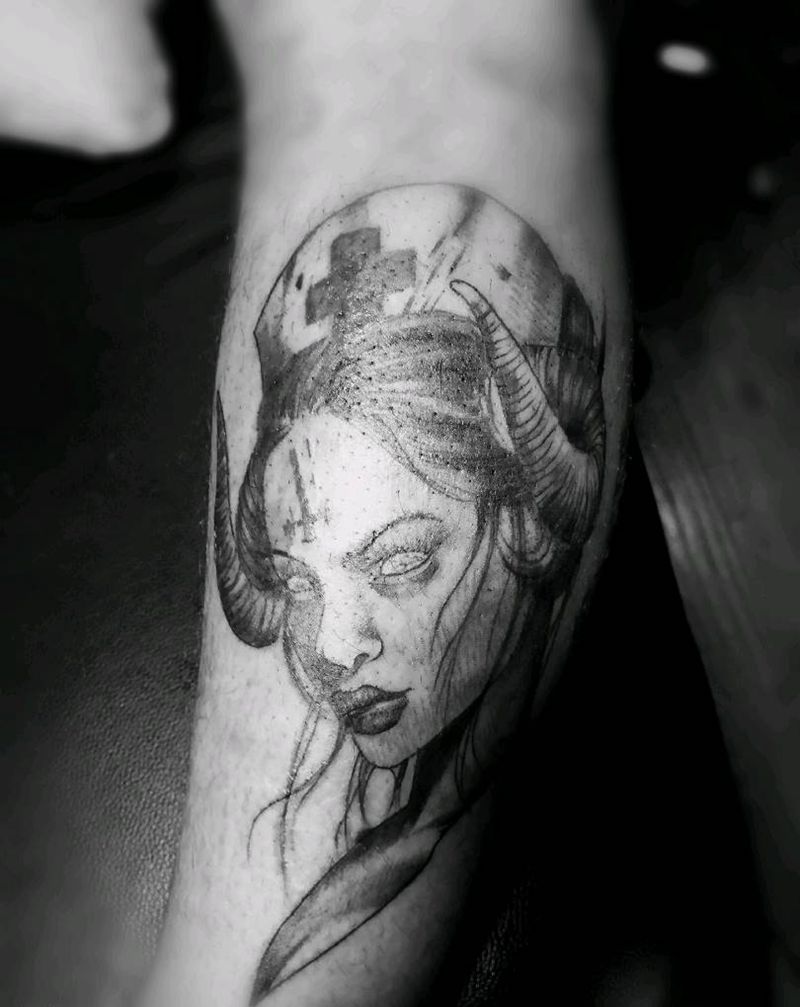 人物纹身图片_腿部纹身图案