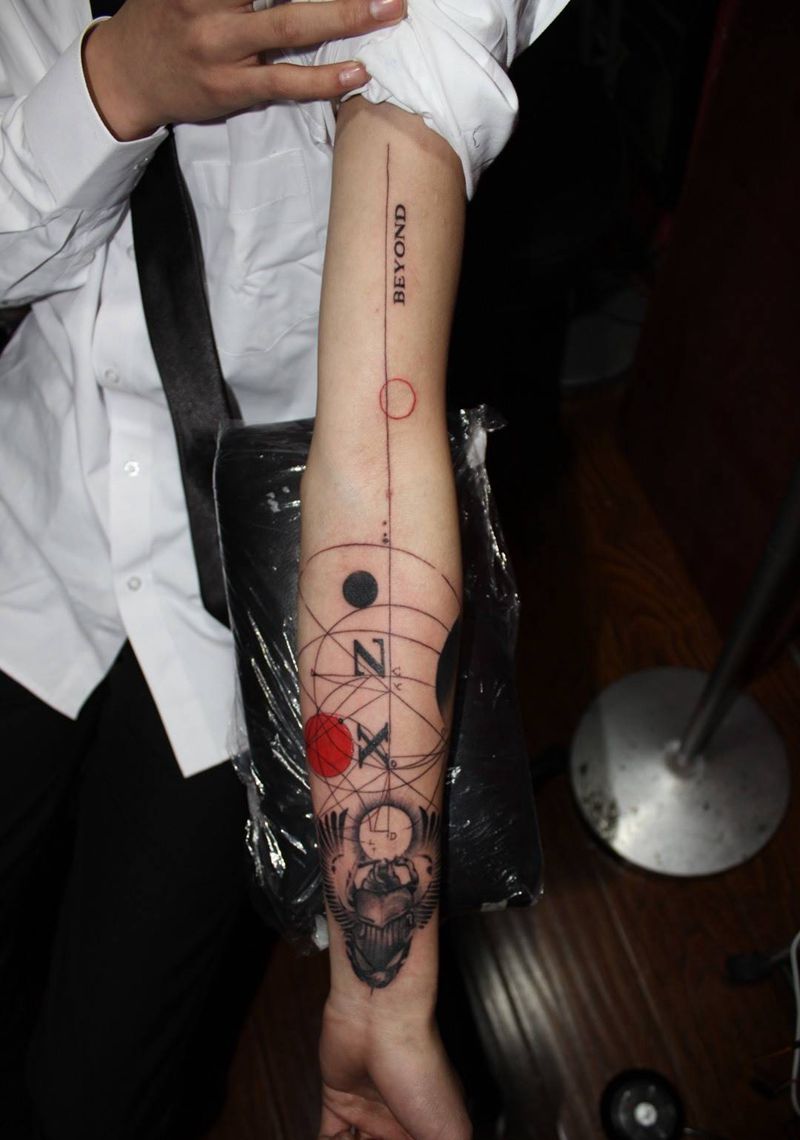 太阳系星球 几何字母甲虫纹身图片_成品手臂欧美几何字符纹身图案