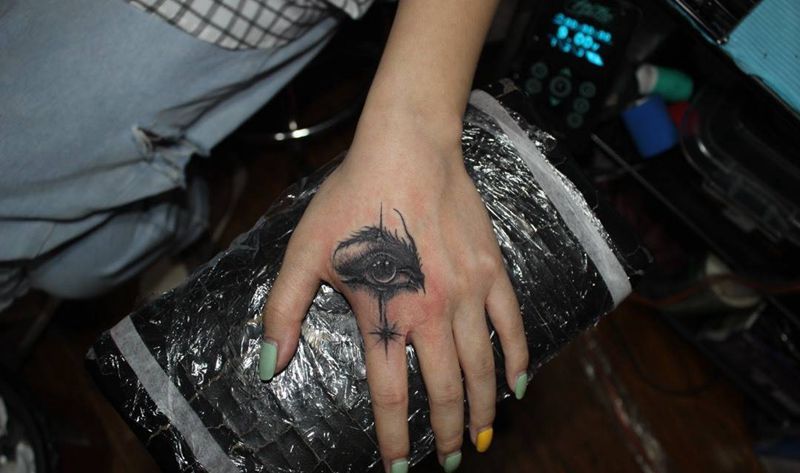 眼睛遮盖旧纹身纹身图片