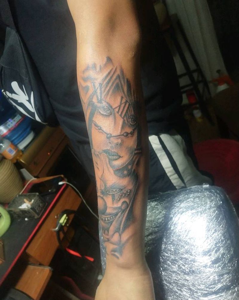 小丑纹身图片_手臂纹身图案