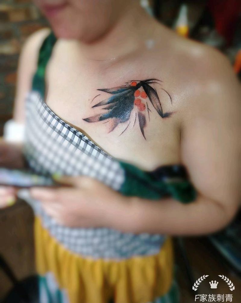 遮盖纹身图片_胸部纹身图案