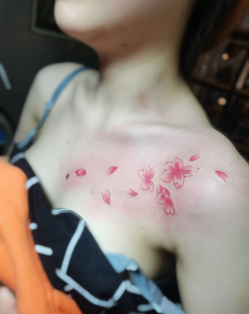 小清新纹身图片_胸部纹身图案