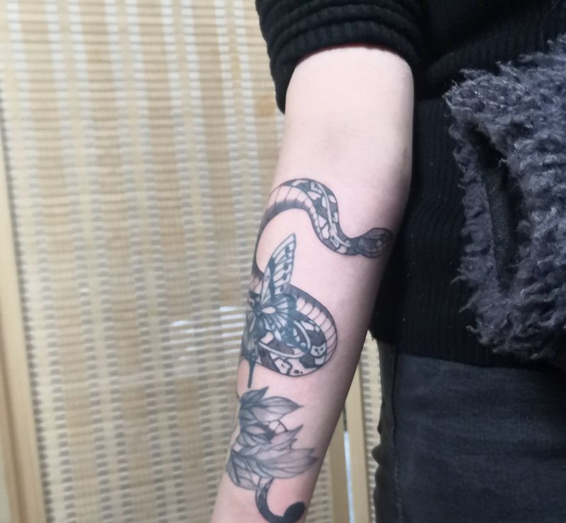 蛇纹身图片_手臂纹身图案