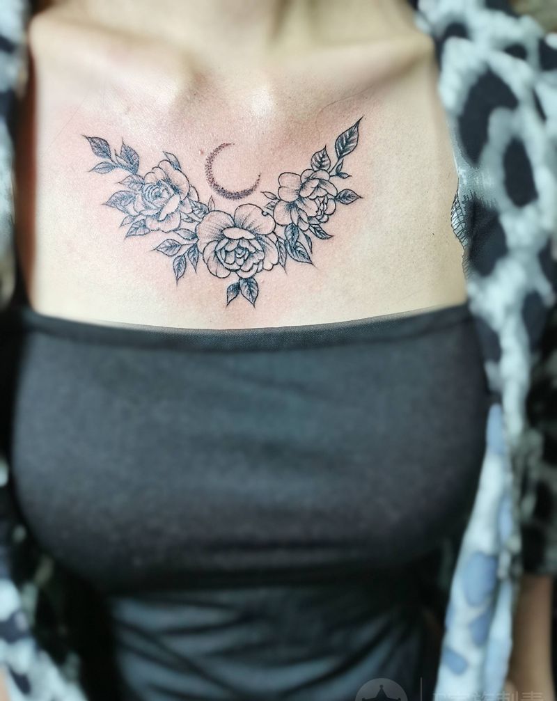 素花花纹身图片_胸部纹身图案