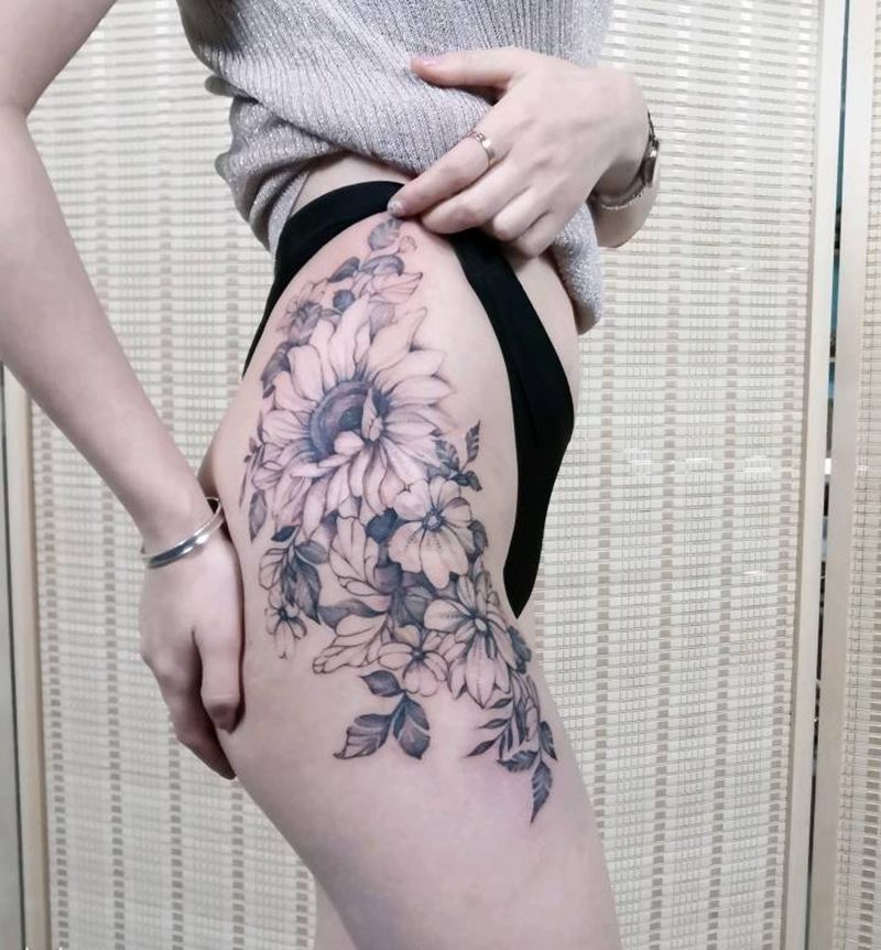 素花纹身图片_臀部腿部点刺纹身图案