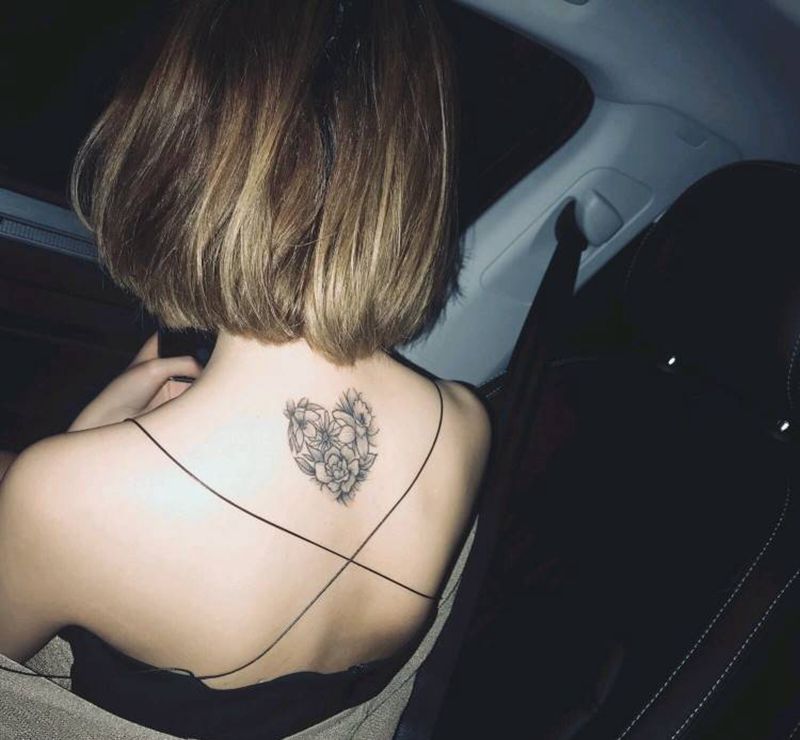 纹个花都是爱你的形状纹身图片_背部清新纹身图案