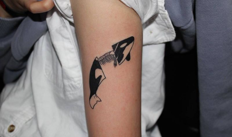 大鱼纹身图片_手臂几何图腾简笔纹身图案