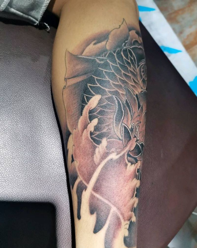 锦鲤纹身图片_脚部新传统纹身图案