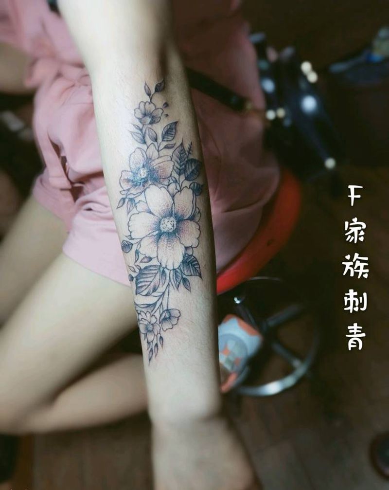 素花纹身图片_手臂纹身图案