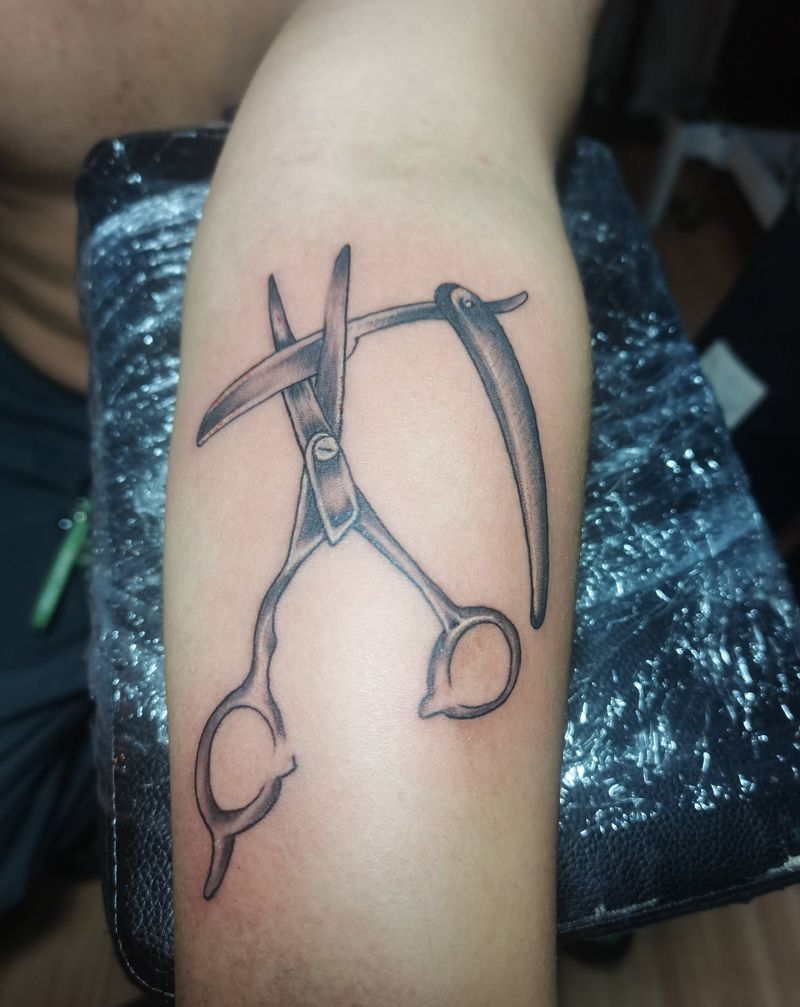 剪刀纹身图片_手臂纹身图案