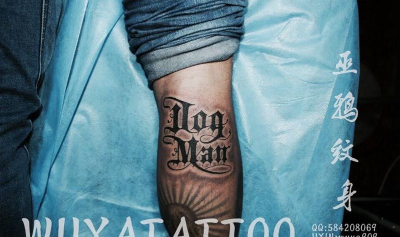 哥特英文恐龙骨鹿花纹身图片_成品胸部手臂颈部腿部欧美清新植物动物字符纹身图案