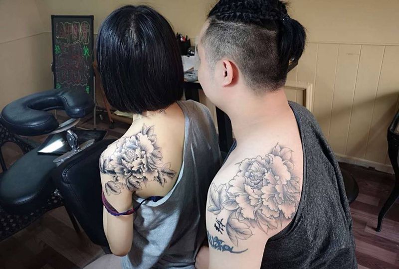 牡丹花纹身图片_成品手稿肩部背部传统清新植物牡丹纹身图案