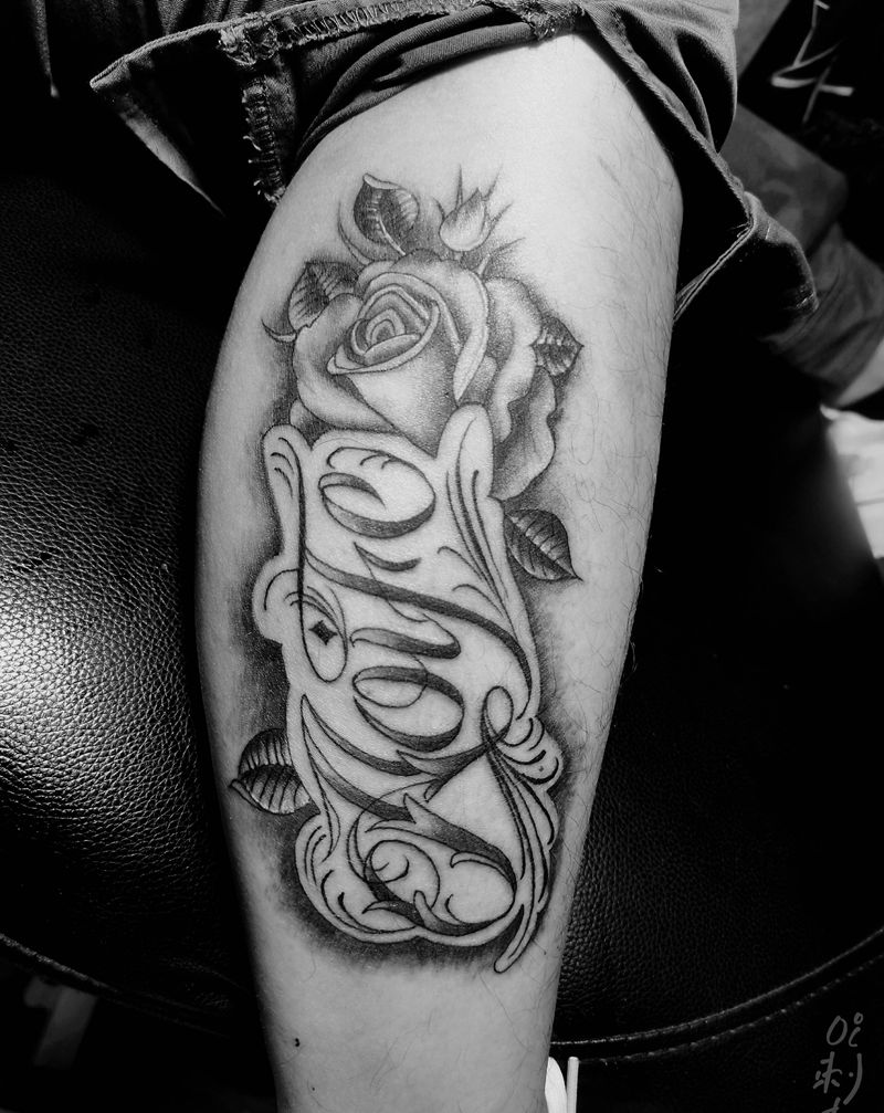 花体纹身图片_腿部纹身图案