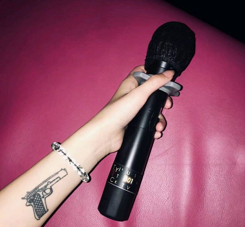 枪纹身图片_手臂清新纹身图案