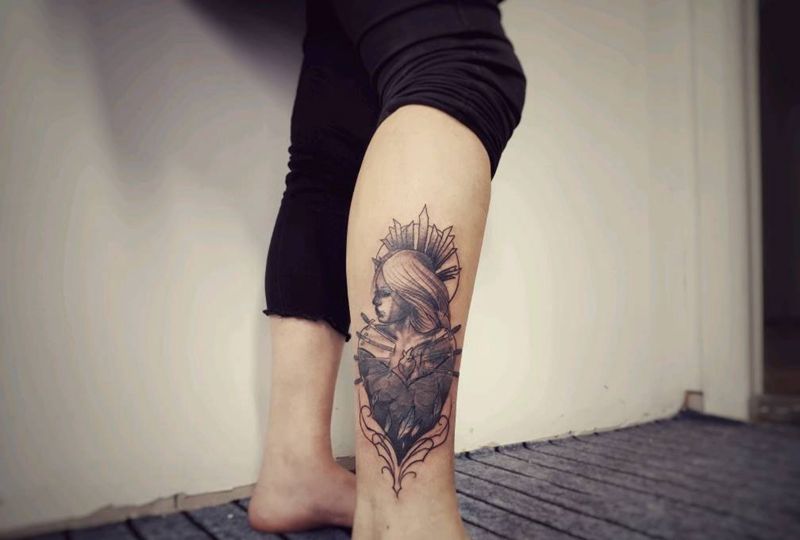 人物纹身图片_腿部纹身图案