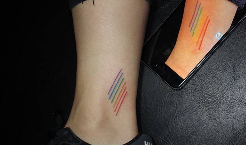 彩色线纹身图片_成品脚部欧美清新习俗几何静物字符原创情侣纹身图案