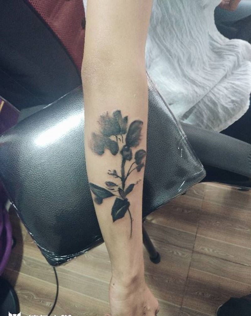 花纹身图片_手臂清新纹身图案