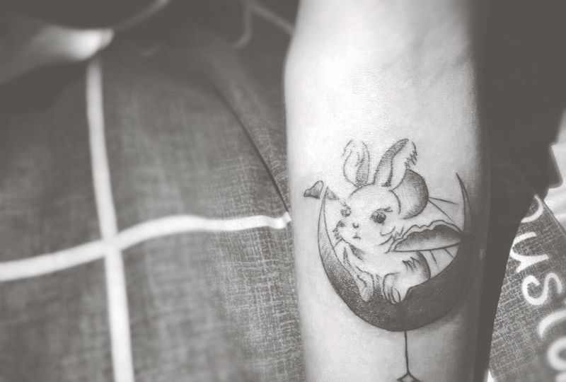 小白兔纹身图片_手臂纹身图案