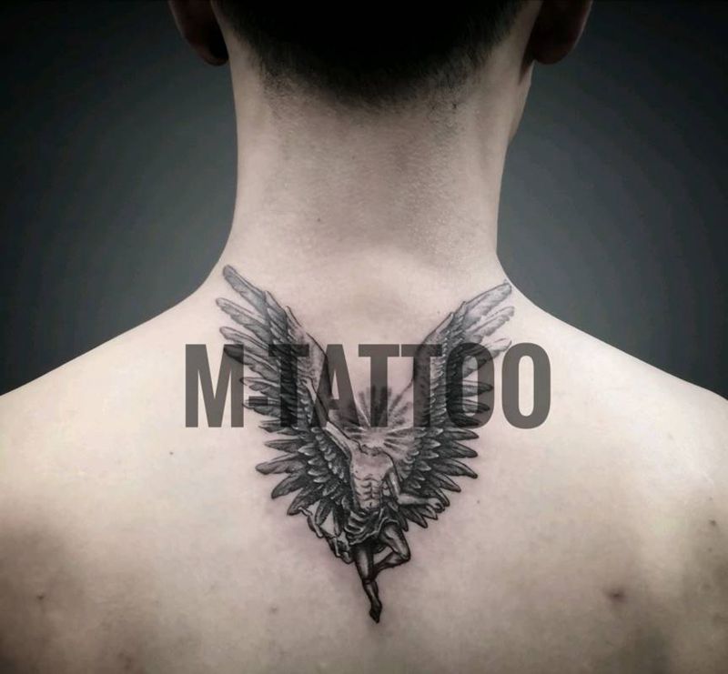 堕落天使纹身图片_颈部背部纹身图案