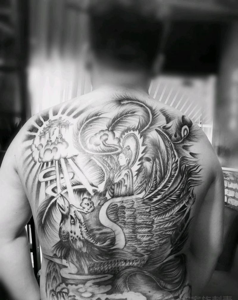 仙驾祥鹤纹身图片_背部纹身图案