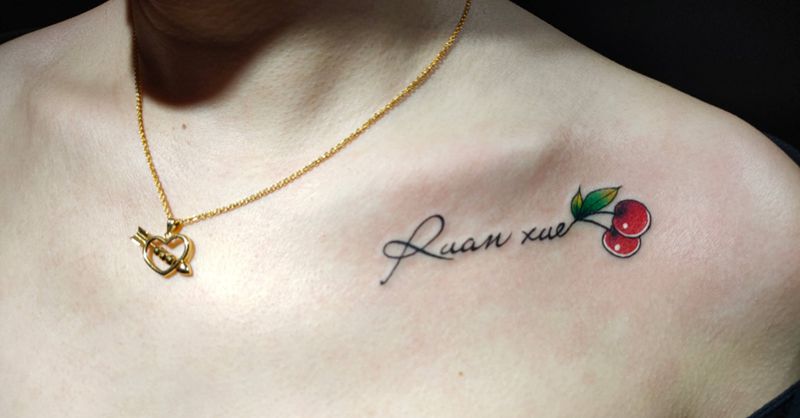 锁骨小英文纹身图片_胸部纹身图案