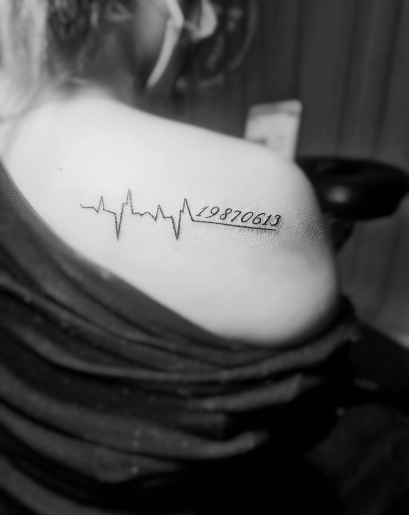 心电图纹身图片_肩部纹身图案