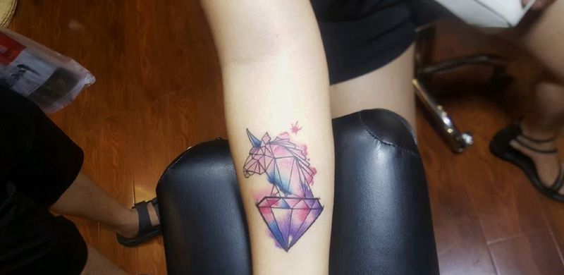 独角兽纹身图片_手臂纹身图案