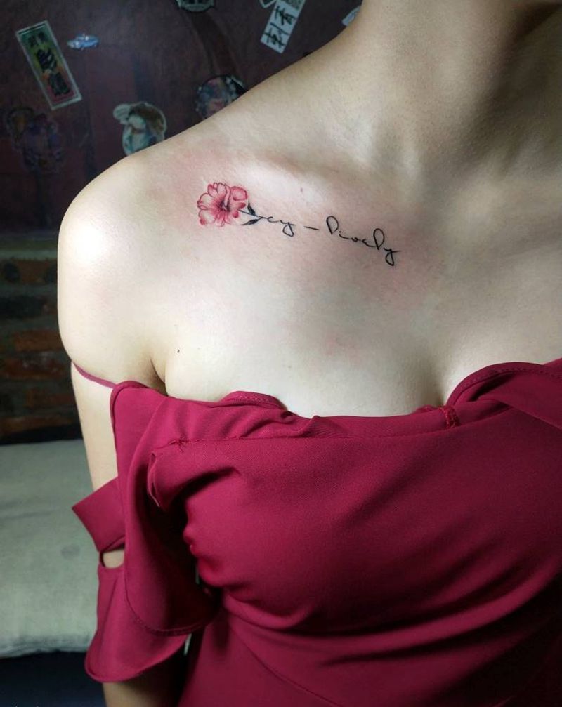 小花纹身图片_胸部纹身图案