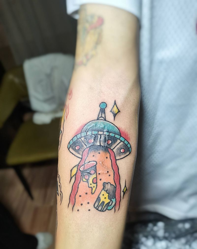 飞船纹身图片_手臂纹身图案