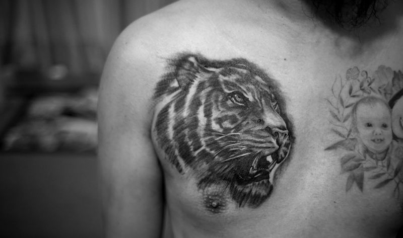 黑灰老虎纹身图片