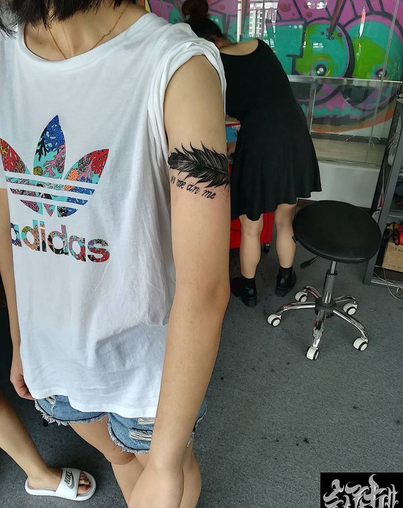 羽毛遮盖老纹身纹身图片