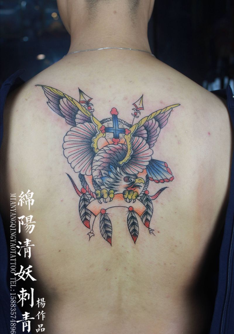 后背鹰欧美纹身图片_背部纹身图案