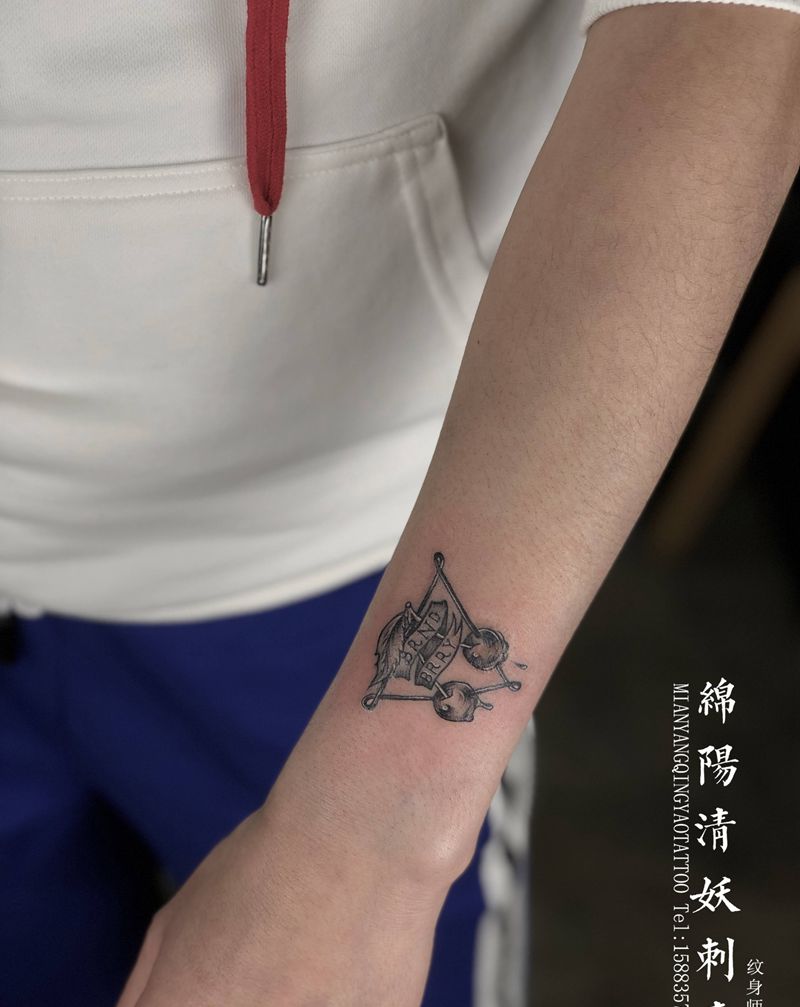 小臂烟疤遮盖纹身图片_背部纹身图案