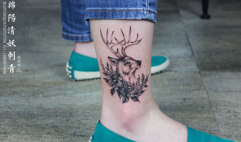 麋鹿纹身图片_腿部纹身图案