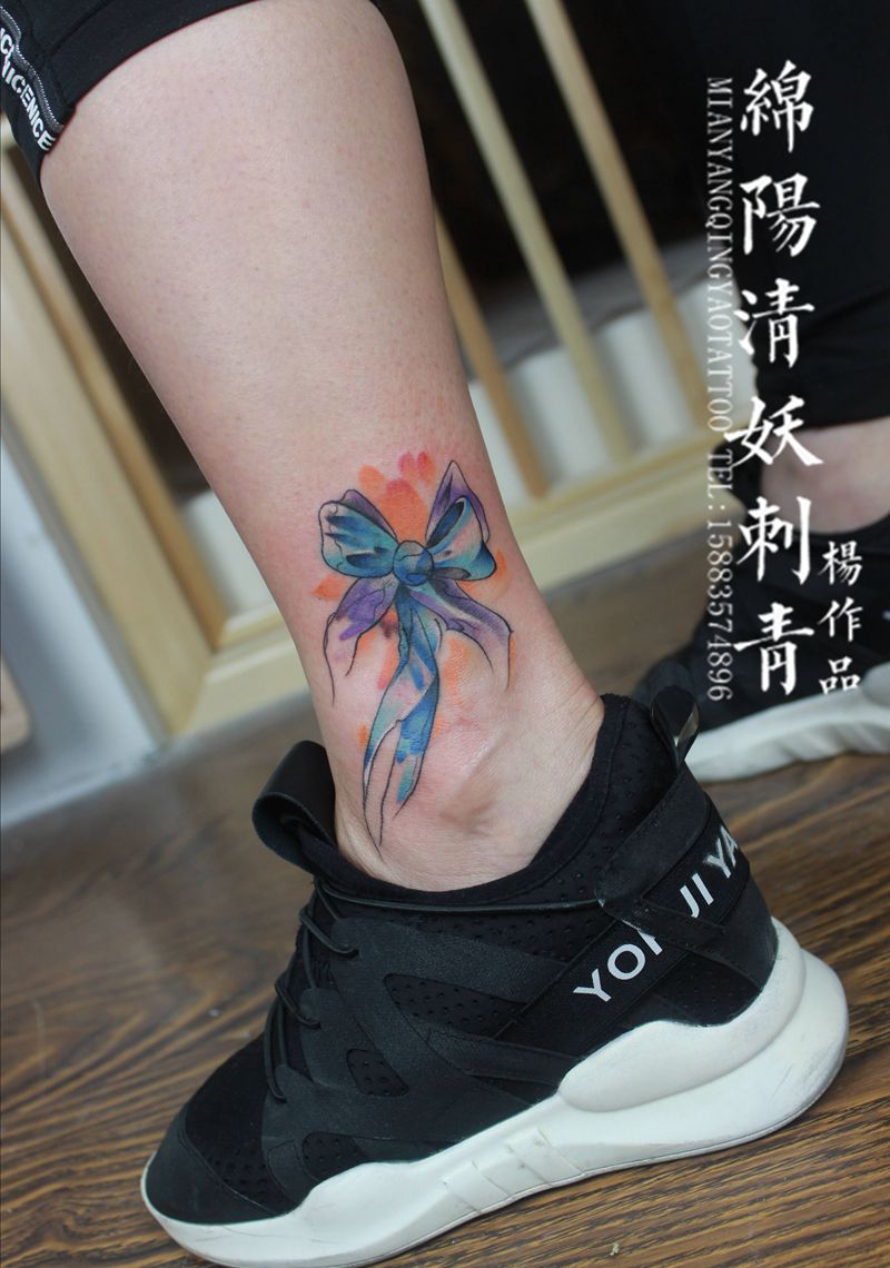 脚裸蝴蝶结遮盖纹身 店长杨作品纹身图片_臀部胸部纹身图案