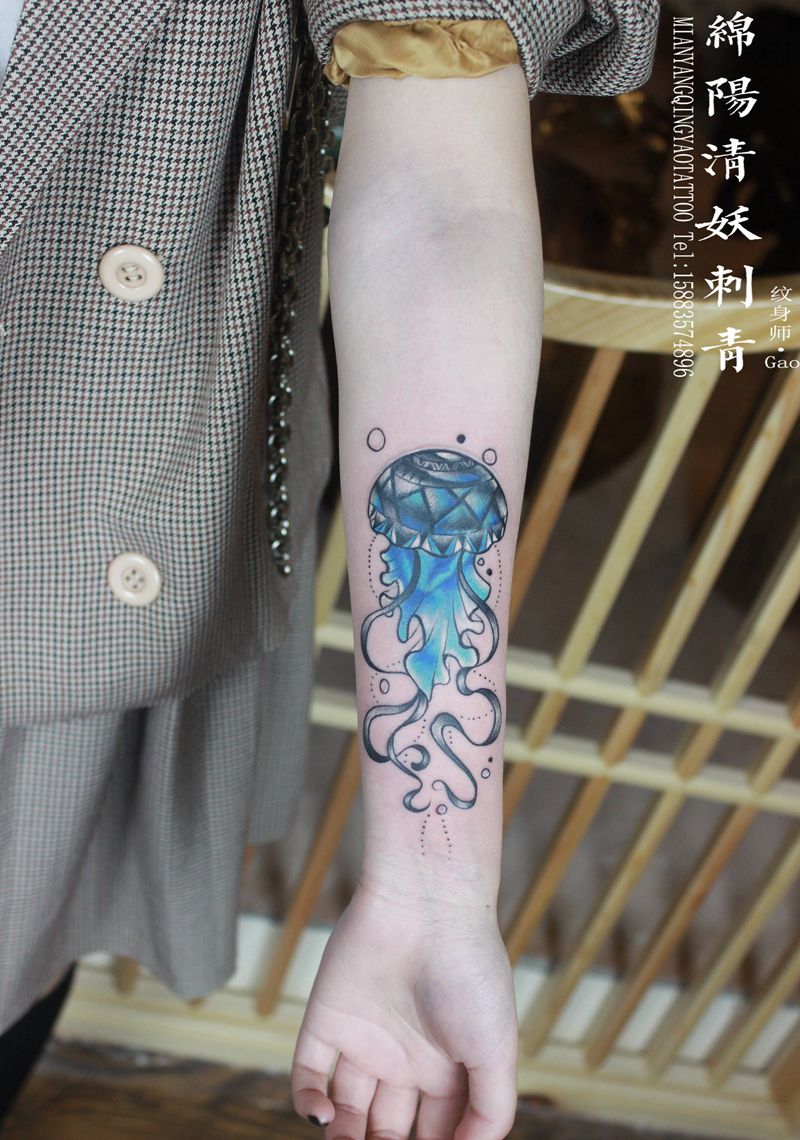 小臂水母纹身 高作品纹身图片_胸部肩部纹身图案