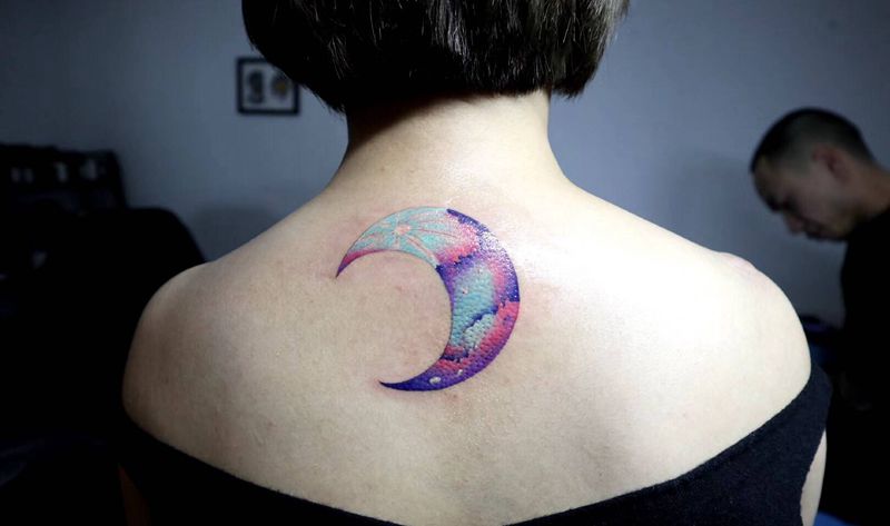 月纹身图片_背部纹身图案